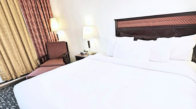 LELUX Hotel Room