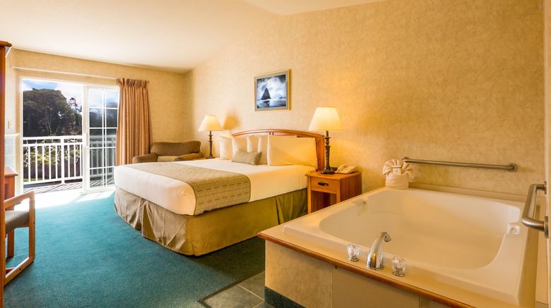 <b>The Beach House Inn Room</b>. Images powered by <a href="https://www.leonardoworldwide.com/" title="Leonardo Worldwide" target="_blank">Leonardo</a>.