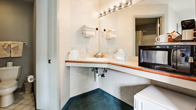 <b>The Beach House Inn Room</b>. Images powered by <a href="https://www.leonardoworldwide.com/" title="Leonardo Worldwide" target="_blank">Leonardo</a>.