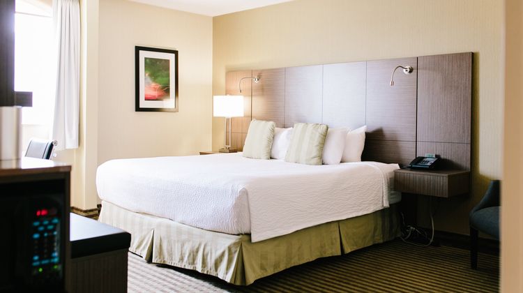 Victoria Inn Hotel & Convention Centre Room