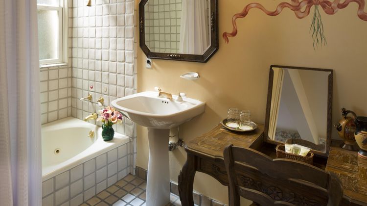 Petite Auberge Suite