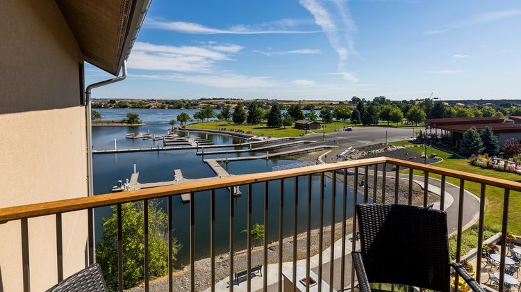The Lodge at Columbia Point Suite