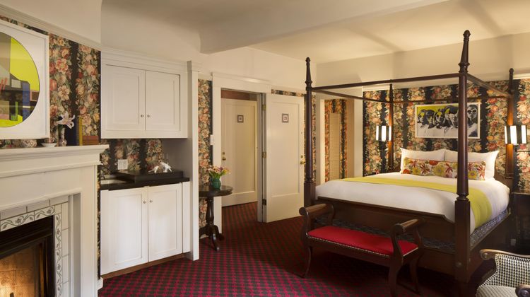 White Swan Inn Suite