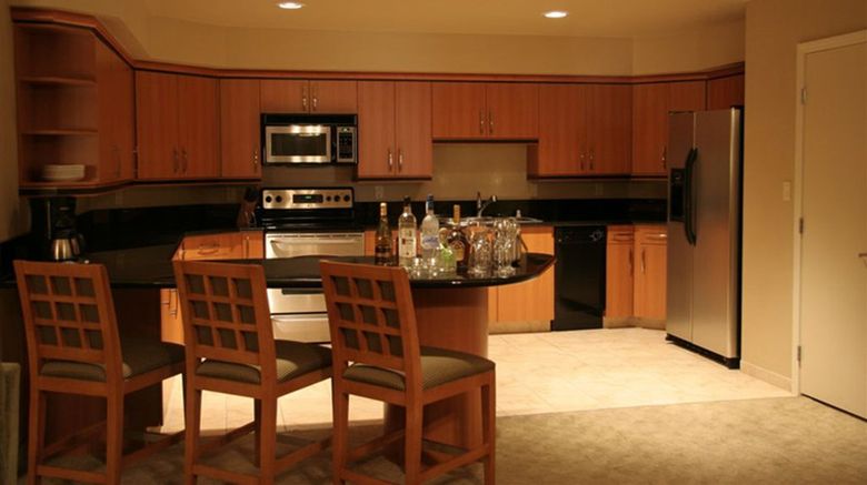 <b>The Platinum Hotel Las Vegas Suite</b>. Images powered by <a href="https://www.leonardoworldwide.com/" title="Leonardo Worldwide" target="_blank">Leonardo</a>.