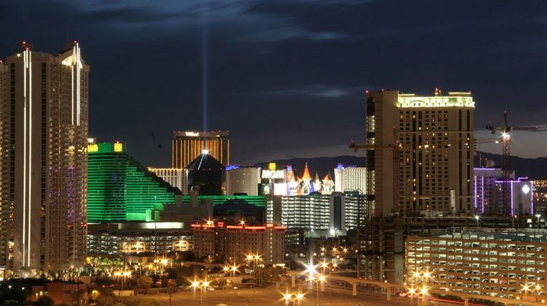 <b>The Platinum Hotel Las Vegas Suite</b>. Images powered by <a href="https://www.leonardoworldwide.com/" title="Leonardo Worldwide" target="_blank">Leonardo</a>.