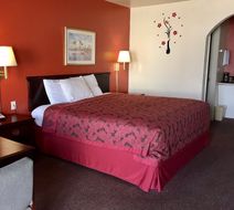 Western Plaza Inn Room