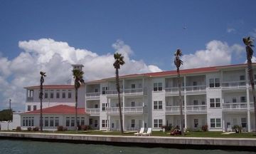 Lighthouse Inn at Aransas Bay