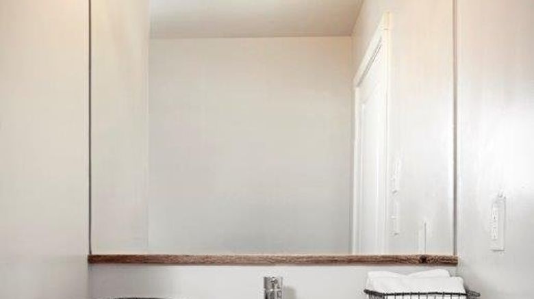 <b>Basecamp Hotel Tahoe City Room</b>. Images powered by <a href="https://www.leonardoworldwide.com/" title="Leonardo Worldwide" target="_blank">Leonardo</a>.