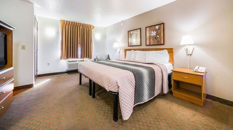 Welcome Suites O'Fallon Suite