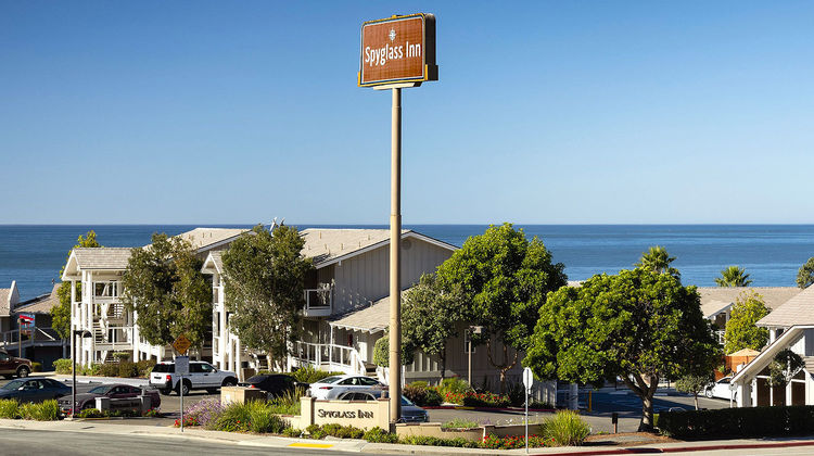 Spyglass Inn Exterior