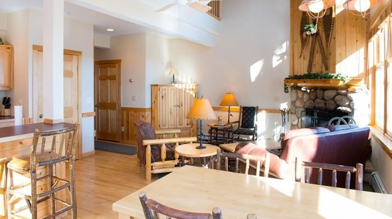 <b>Cove Point Lodge Suite</b>. Images powered by <a href="https://www.leonardoworldwide.com/" title="Leonardo Worldwide" target="_blank">Leonardo</a>.