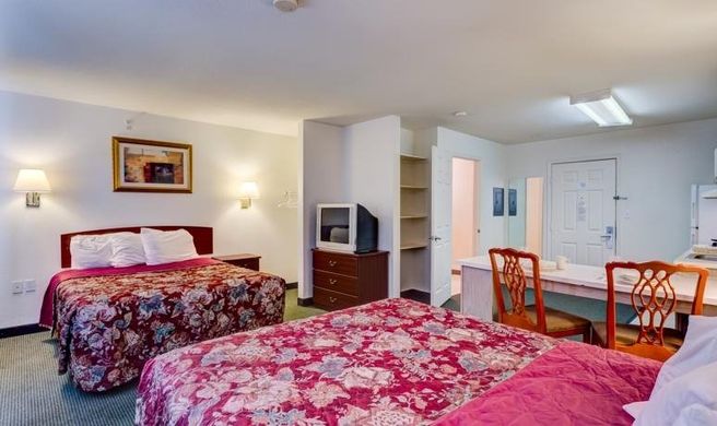 InTown Suites Denver Southeast/Aurora Room