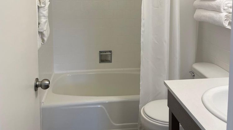Crown Motel Suite