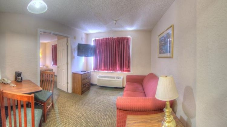 InTown Suites Orlando UCF Suite