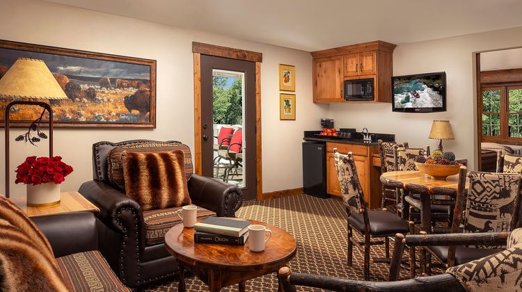 Parkway Inn Suite