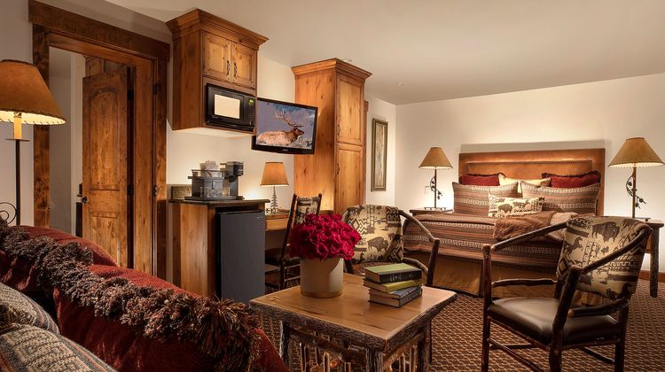 Parkway Inn Suite