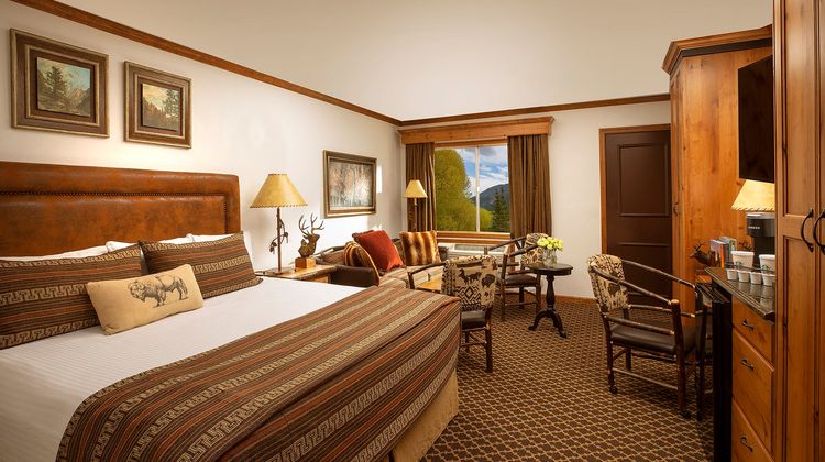 Parkway Inn Room