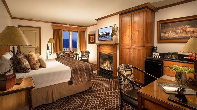 Parkway Inn Room