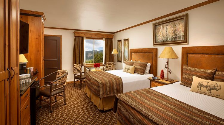 Parkway Inn Room