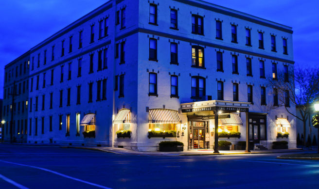 Penn-Wells Hotel Exterior