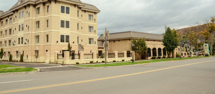 Penn-Wells Hotel Exterior