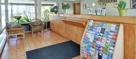Vagabond Inn Ventura Lobby