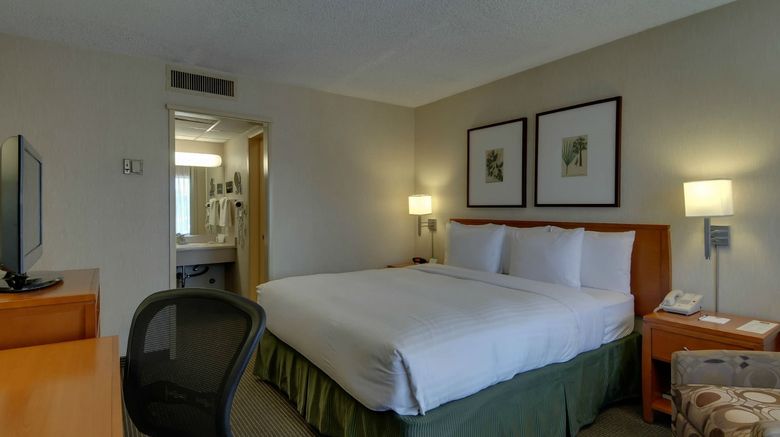 <b>Vagabond Inn Glendale Room</b>. Images powered by <a href="https://www.leonardoworldwide.com/" title="Leonardo Worldwide" target="_blank">Leonardo</a>.