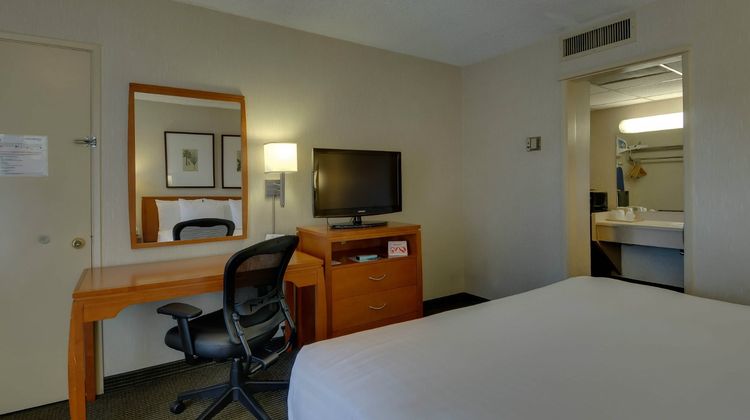 Vagabond Inn Glendale Room