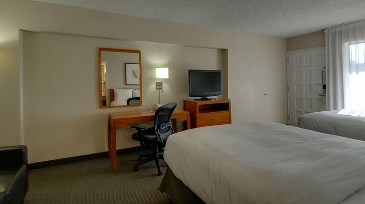 Vagabond Inn Glendale Suite