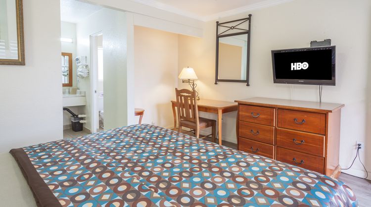 Vagabond Inn Hemet Room