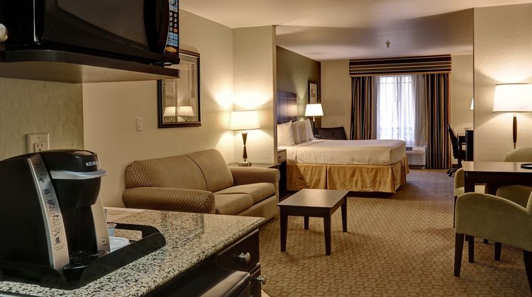 GreenTree Inn & Suites Florence Suite