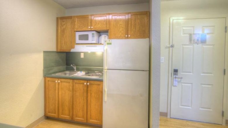 <b>InTown Suites Orlando/Florida Turnpike Room</b>. Images powered by <a href="https://www.leonardoworldwide.com/" title="Leonardo Worldwide" target="_blank">Leonardo</a>.
