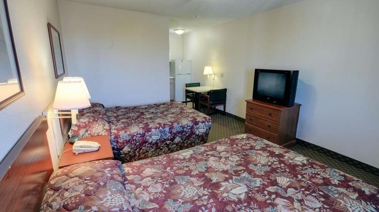 InTown Suites Hobby Airport Room