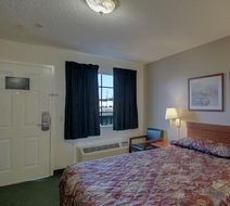 InTown Suites Hobby Airport Room