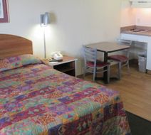 InTown Suites Lewisville Suite