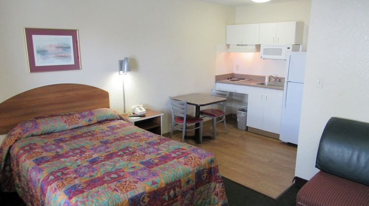 InTown Suites Lewisville Suite