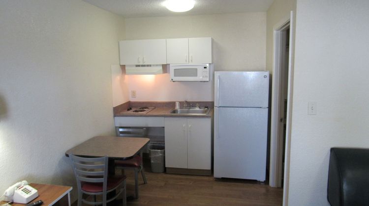 InTown Suites Lewisville Suite