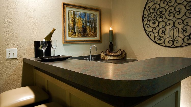 Heritage Inn Suite