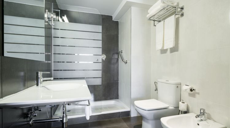 Hotel Ilunion Romareda Suite