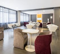 Hotel Ilunion Romareda Lobby