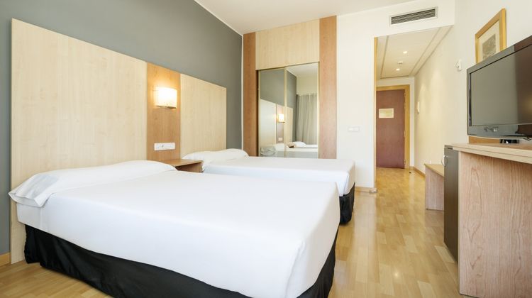 Hotel Ilunion Romareda Room