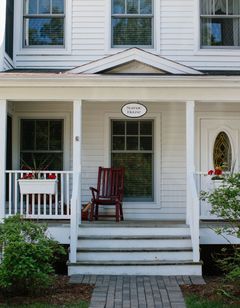 Eagle Harbor Inn