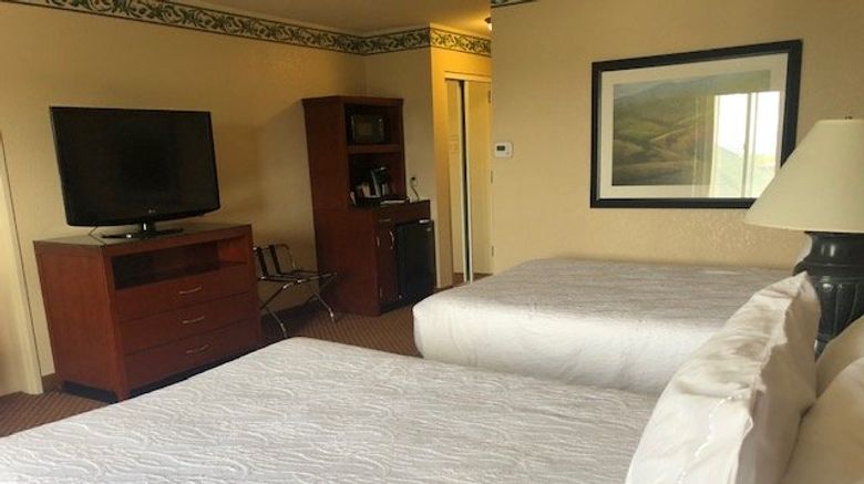 <b>Shutters Hotel Room</b>. Images powered by <a href="https://www.leonardoworldwide.com/" title="Leonardo Worldwide" target="_blank">Leonardo</a>.