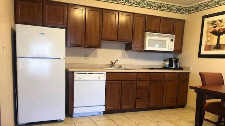 <b>Shutters Hotel Suite</b>. Images powered by <a href="https://www.leonardoworldwide.com/" title="Leonardo Worldwide" target="_blank">Leonardo</a>.