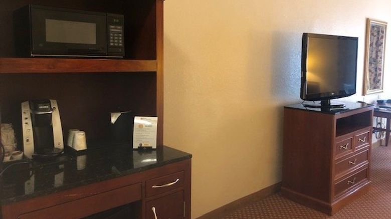 <b>Shutters Hotel Room</b>. Images powered by <a href="https://www.leonardoworldwide.com/" title="Leonardo Worldwide" target="_blank">Leonardo</a>.