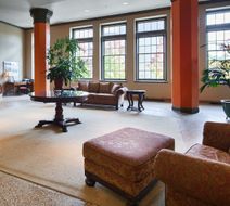 Grand Eastonian Hotel & Suites Lobby