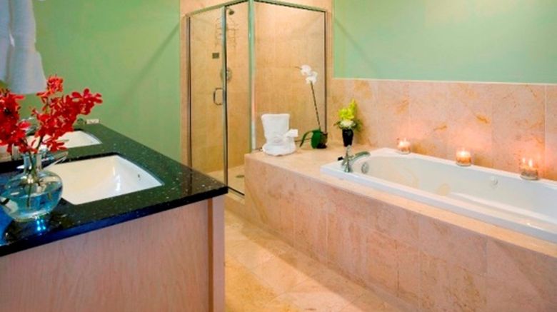 <b>Grand Eastonian Hotel & Suites Suite</b>. Images powered by <a href="https://www.leonardoworldwide.com/" title="Leonardo Worldwide" target="_blank">Leonardo</a>.