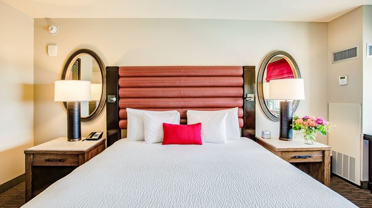 Overton Hotel & Conference Center Room