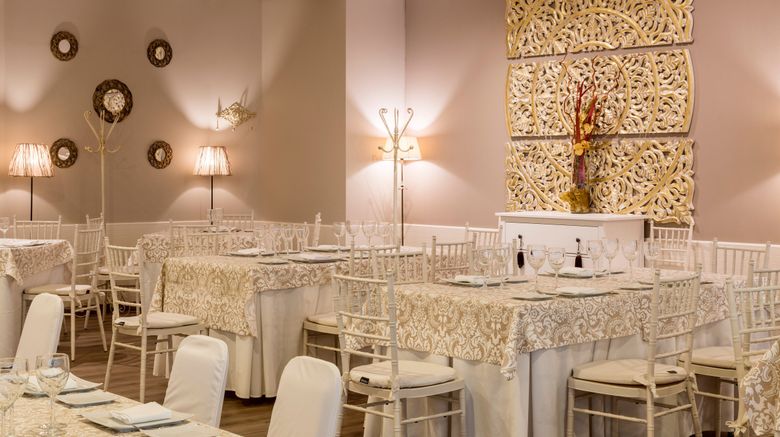 <b>Ilunion Alcora Sevilla Restaurant</b>. Images powered by <a href="https://www.leonardoworldwide.com/" title="Leonardo Worldwide" target="_blank">Leonardo</a>.