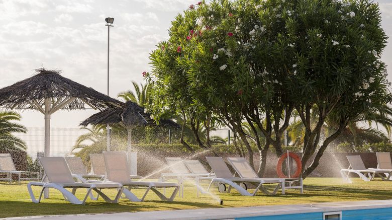 <b>Ilunion Alcora Sevilla Pool</b>. Images powered by <a href="https://www.leonardoworldwide.com/" title="Leonardo Worldwide" target="_blank">Leonardo</a>.